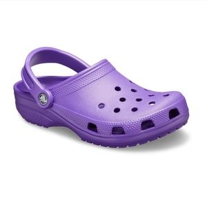 ISO ISO ISO LOOKING FOR THESE COLOR CROC BRAND